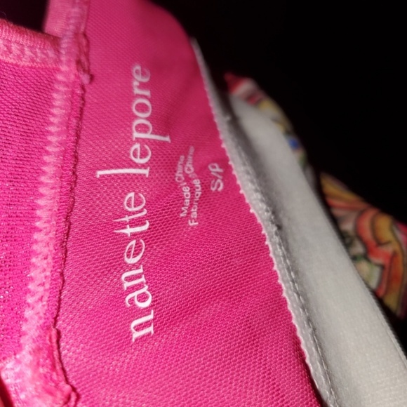 Workout top - Picture 2 of 2